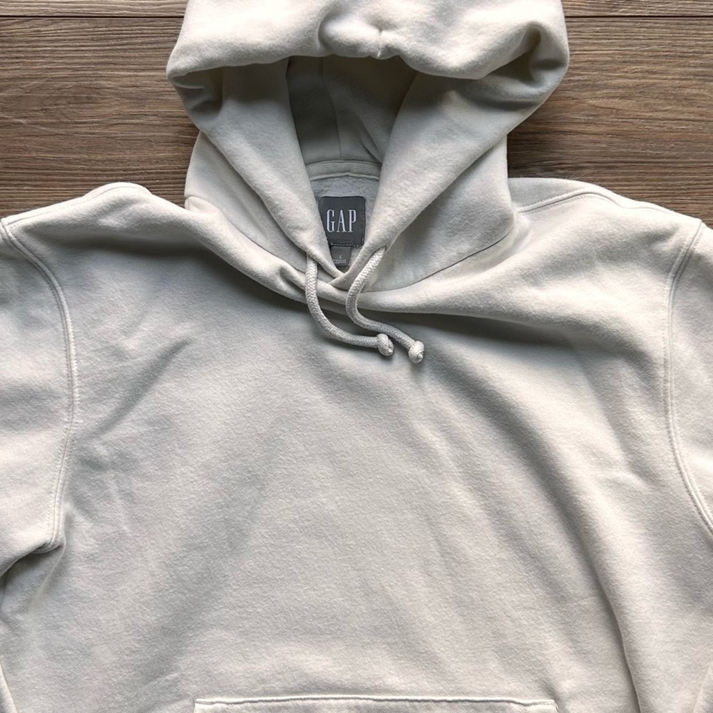 Not Available Gap | Vintage Soft Hoodie in Cream / Off-White (Small) - Picture 3 of 15